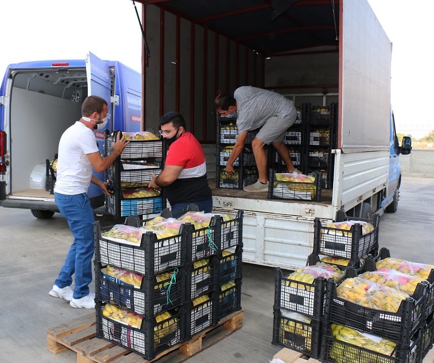 Antalya Büyükşehir 81 ilde 81 okula muz gönderdi