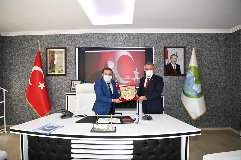 Bu Büyük Millete Hizmet Etmek Onur Ve Şereftir