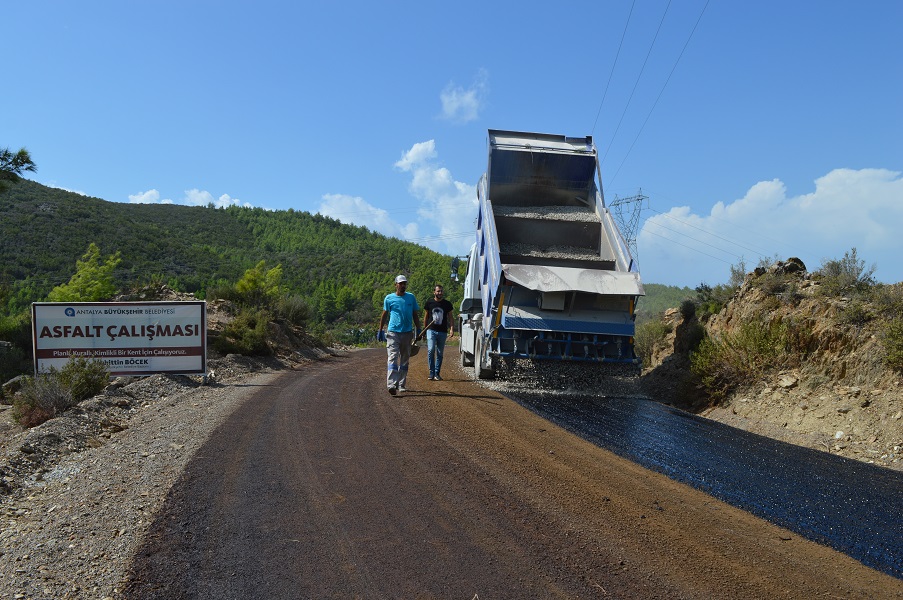 Alanya Demirtaş-Büyükpınar-Yeşilöz yolu asfaltlanıyor