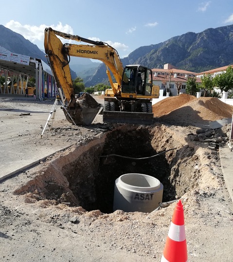 Büyükşehir’den Kemer’de alt yapı çalışması