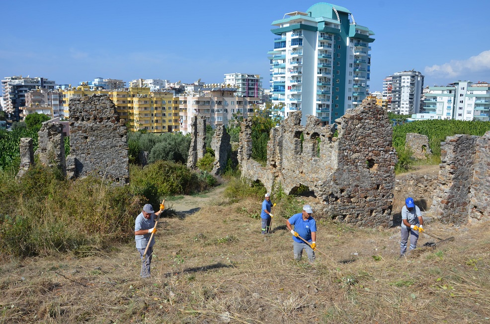 Alanya’da Naula Antik Kenti temizleniyor