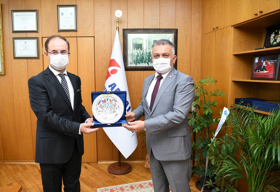 Antalya Vergi Dairesi Başkanlığı ve Defterdarlığına Vali Yazıcıdan Ziyaret