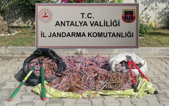 Korkuteli’nde kablo hırsızlığı: 6 şüpheli yakalandı