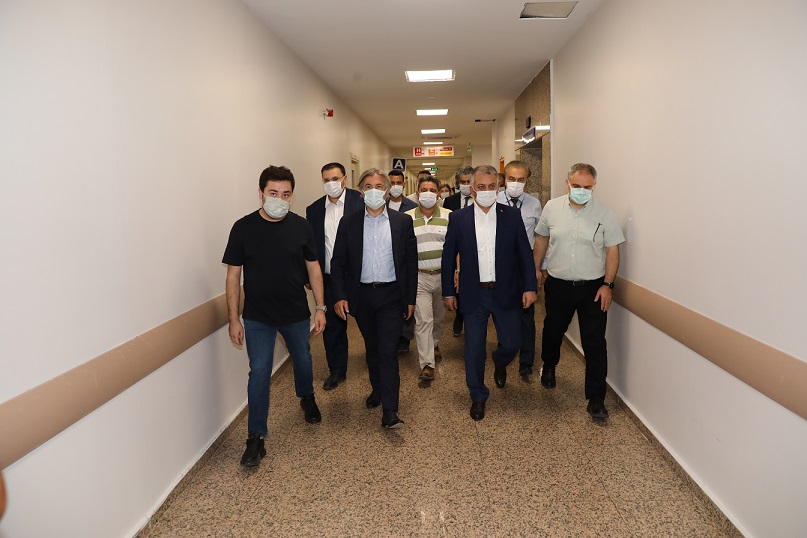 Demircan’dan Başkan Muhittin Böcek’e geçmiş olsun ziyareti