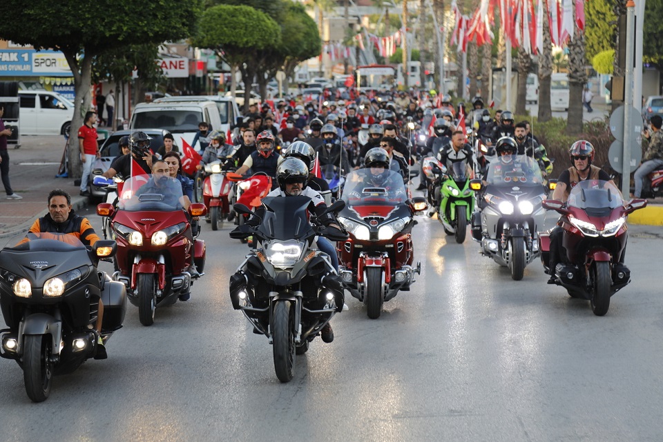 MANAVGAT’TA MOTOSİKLET KORTEJLİ CUMHURİYET KUTLAMASI