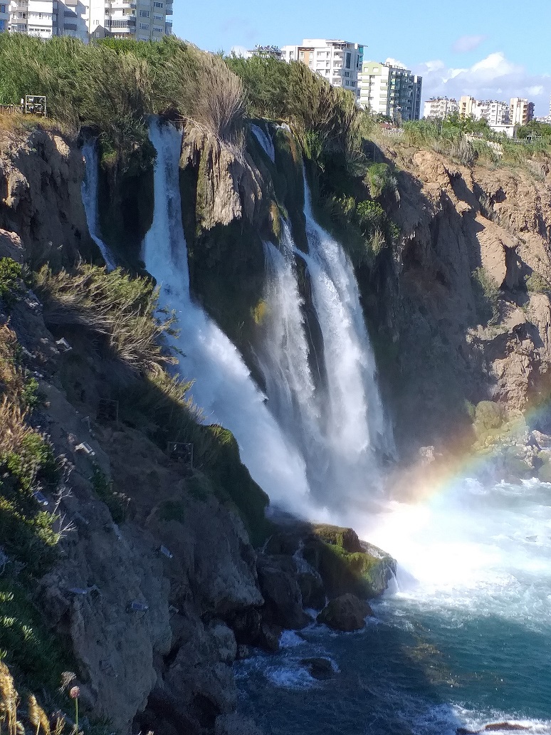 Hoyratlık ve aymazlığa direnen güzellik!