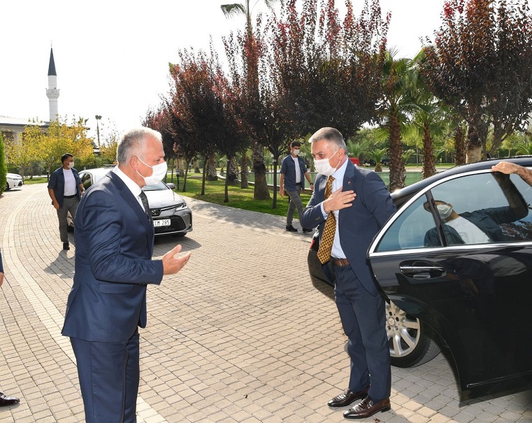 Vali Yazıcı, Antalya Bilim Üniversitesi’ni Ziyaret Etti