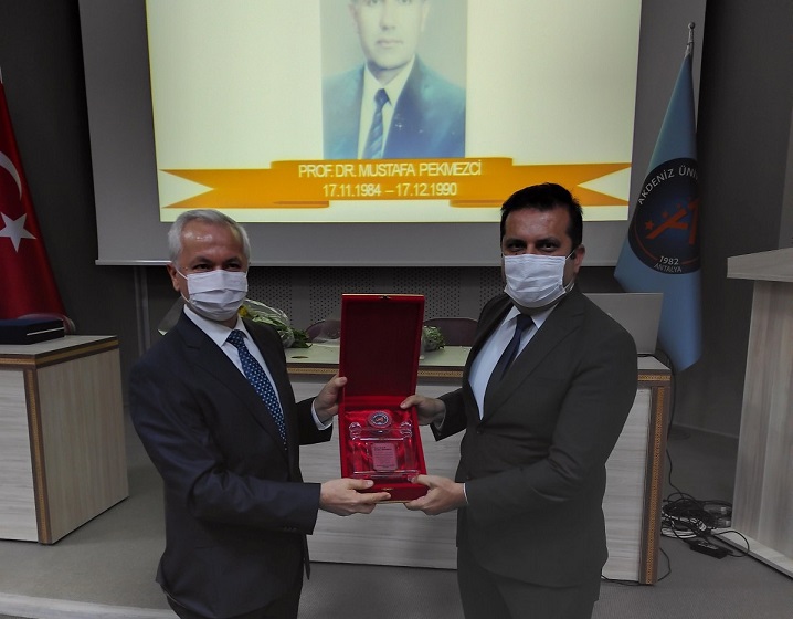 Akdeniz Üniversitesi Ziraat Fakültesi’nde Devir Teslim Töreni
