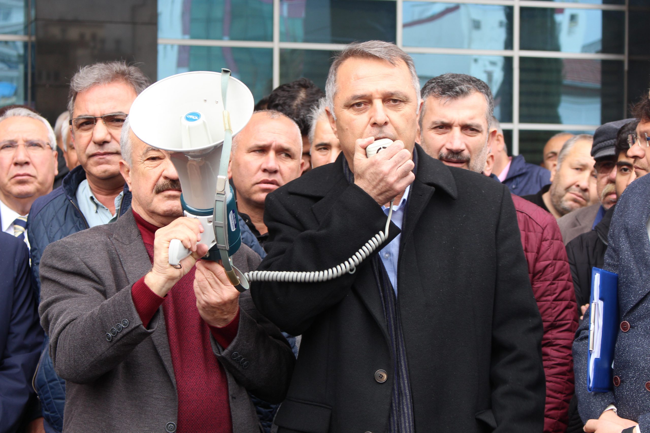 “DARBECİLERİN ELİYLE KURULAN YÖK KAPATILMALIDIR!”
