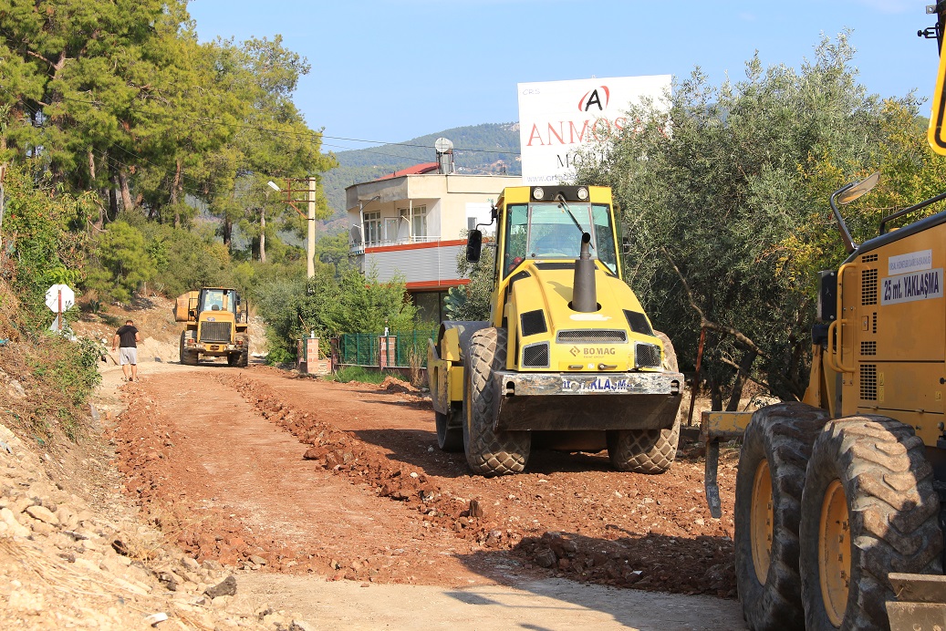 Kumluca Beykonak yolunda asfalt hazırlığı
