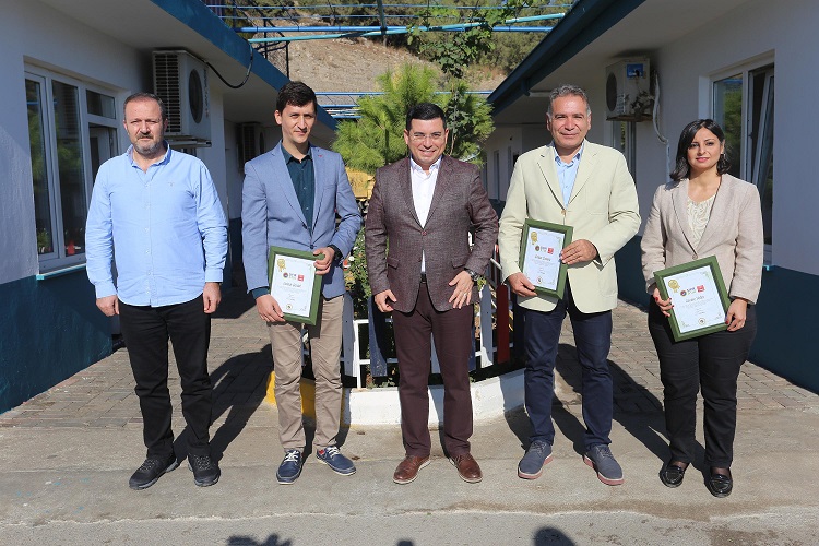 Tütüncü, başarıyı ödüllendirdi