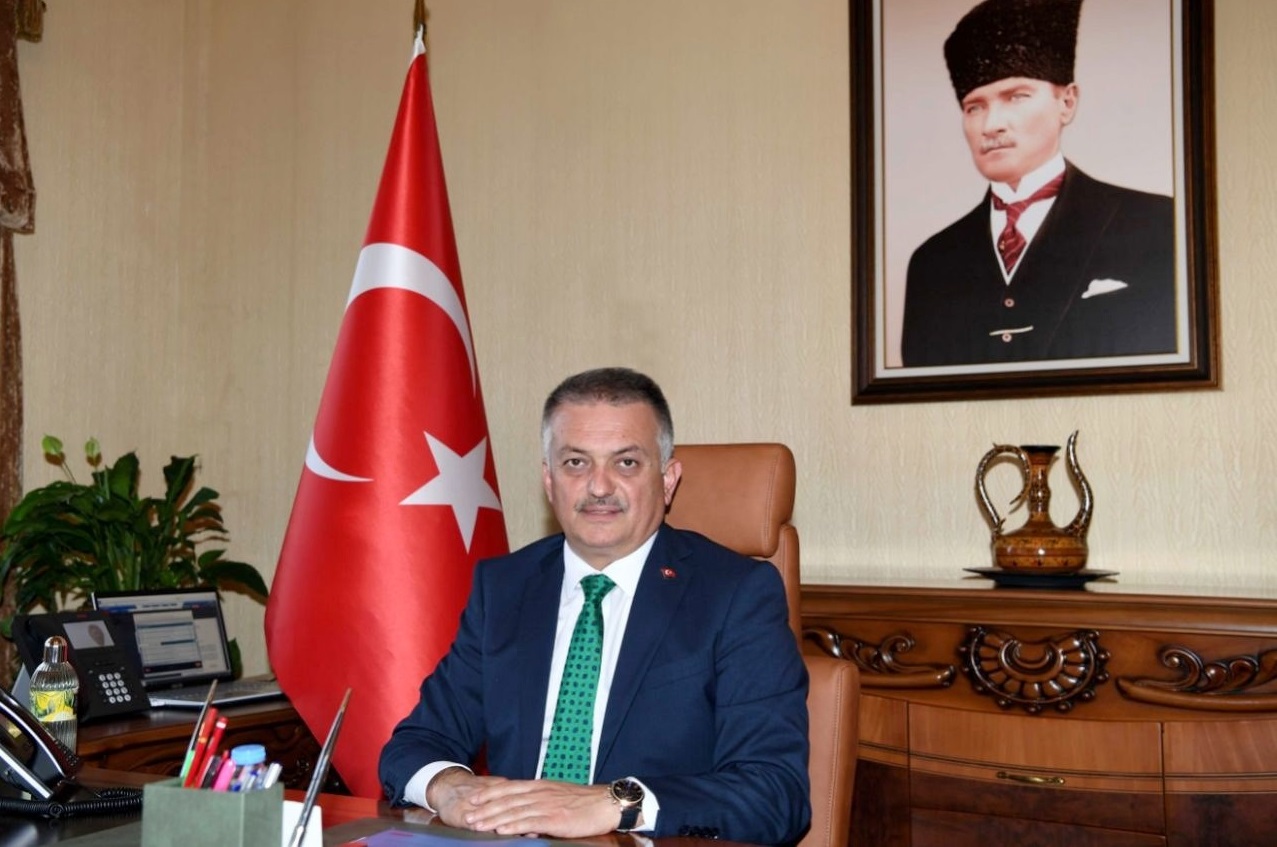 Valisi Yazıcı’dan Öğretmenler Günü Mesajı