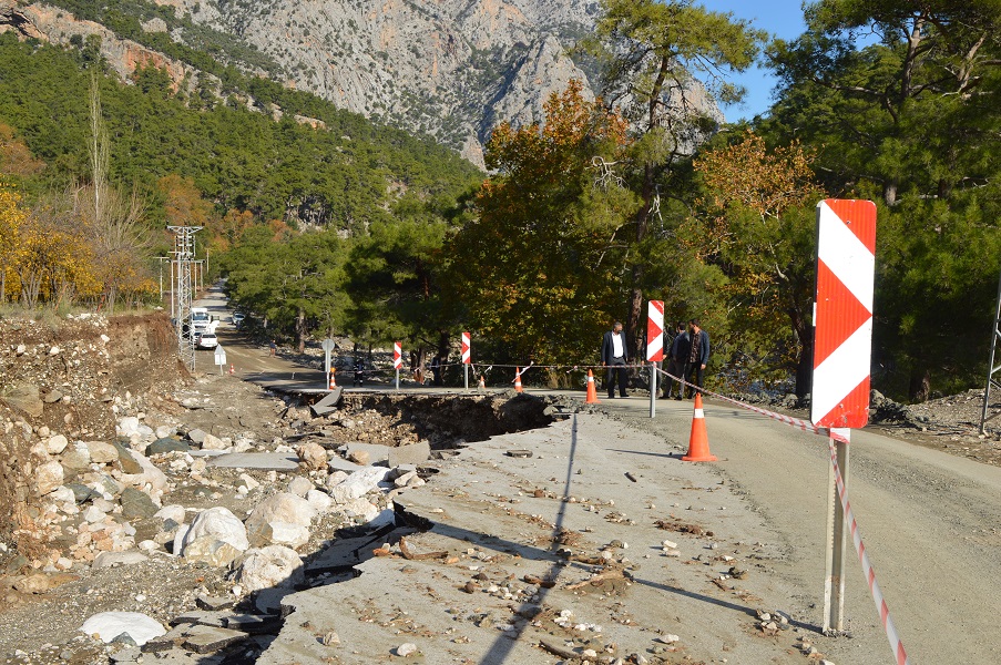 Selden zarar gören Çitdibi ve Yarbaşçandır yolu onarıldı