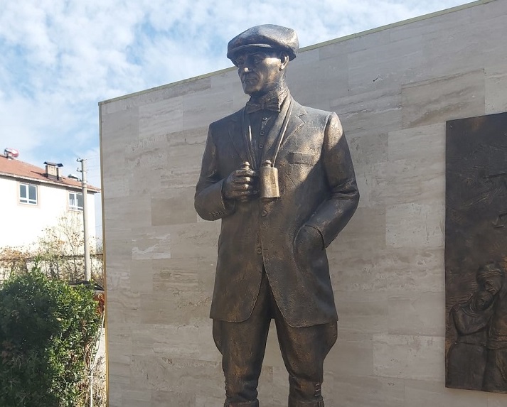 Atatürk Büstlerine Zarar Veren Şüpheli, Gizlendiği Bağ Evinde Yakalandı