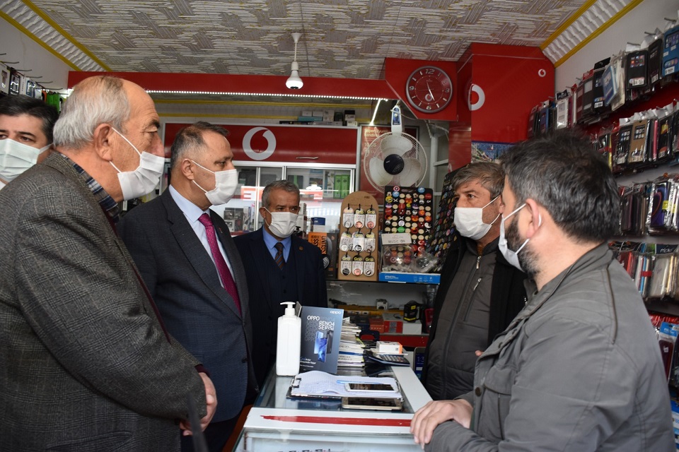 PAZAR YERİ YERLE BİR EDİLDİ KORKUTELİ ESNAFI İSYAN ETTİ