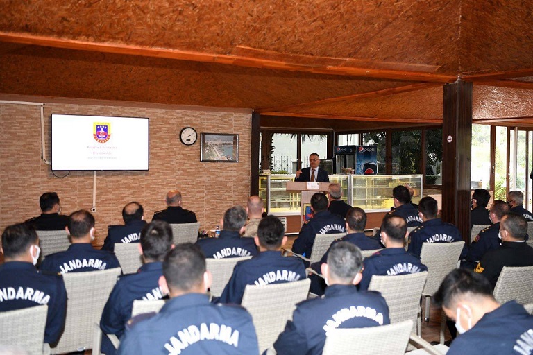 Vali Yazıcı, Jandarma Komutanlarıyla 2020 Değerlendirme Toplantısında Buluştu