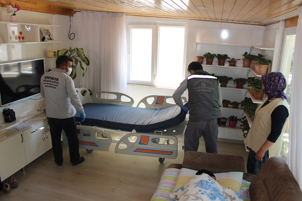 Büyükşehir Belediyesi 1112 hastanın yüzünü güldürdü