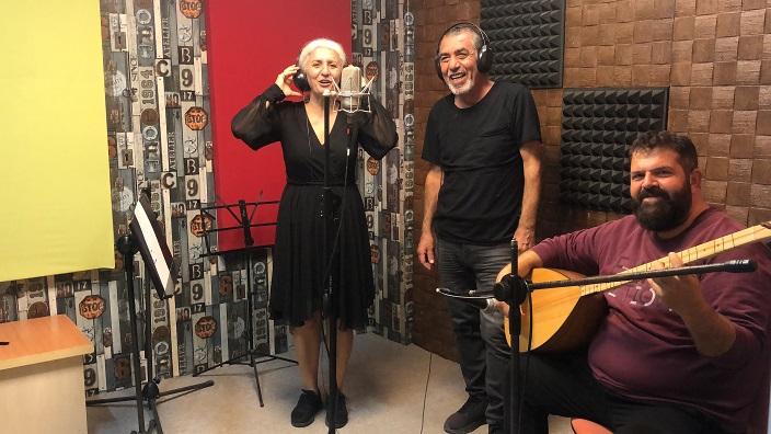 Aynur Haşhaş’da Modaya Uydu