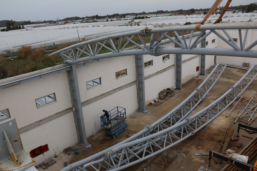 Kaş Ova Spor Salonu inşaatı tüm hızıyla devam ediyor