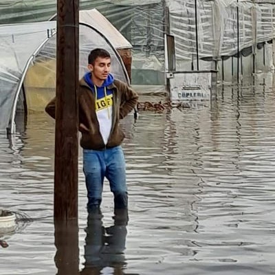 Kumluca’yı yağış vurdu, çiftçi yardım bekliyor