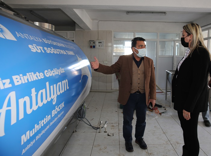 Büyükşehir’den Manavgat süt üreticilerine süt tankı desteği