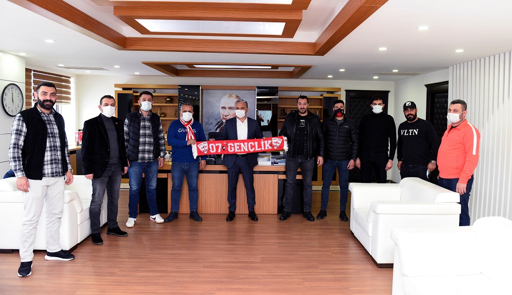 Antalyaspor’un 55’inci doğum gününde Muratpaşa’dan taraftara hediye