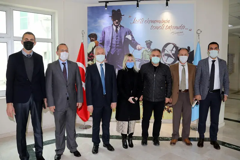 Rektör Özkan, Ziraat Fakültesi’ni Ziyaret Etti