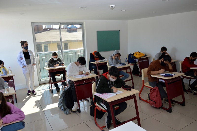 MANAVGAT BELEDİYESİ ETÜT MERKEZİ YÜZ YÜZE EĞİTİME DEVAM EDİYOR