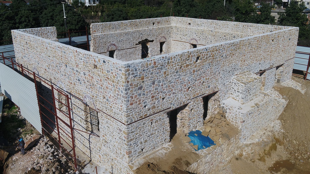 Alanya Gülevşen Camii’nde zemin kazısı devam ediyor