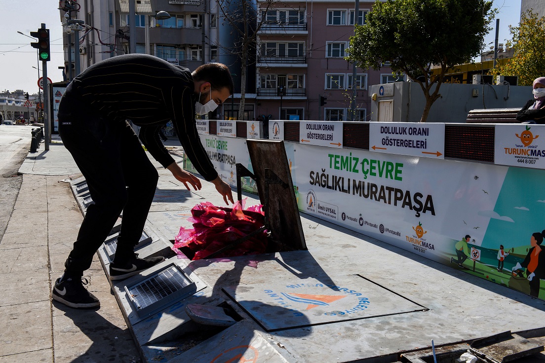 Muratpaşa’da, Akıllı konteynerler