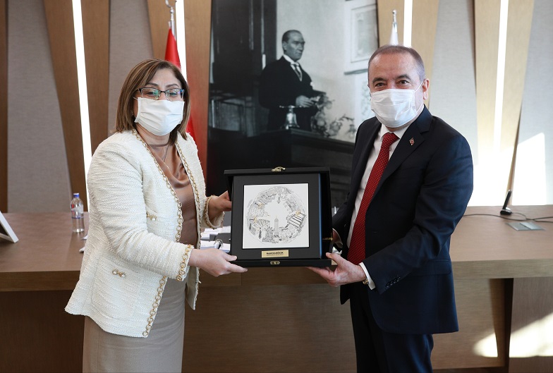 Başkan Şahin’den Başkan Böcek’e nezaket ziyareti