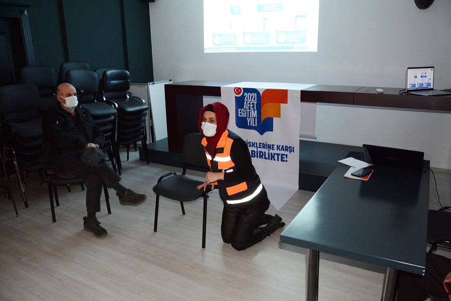 Antalya Kent Konseyi üyelerine afet farkındalığı sunumu