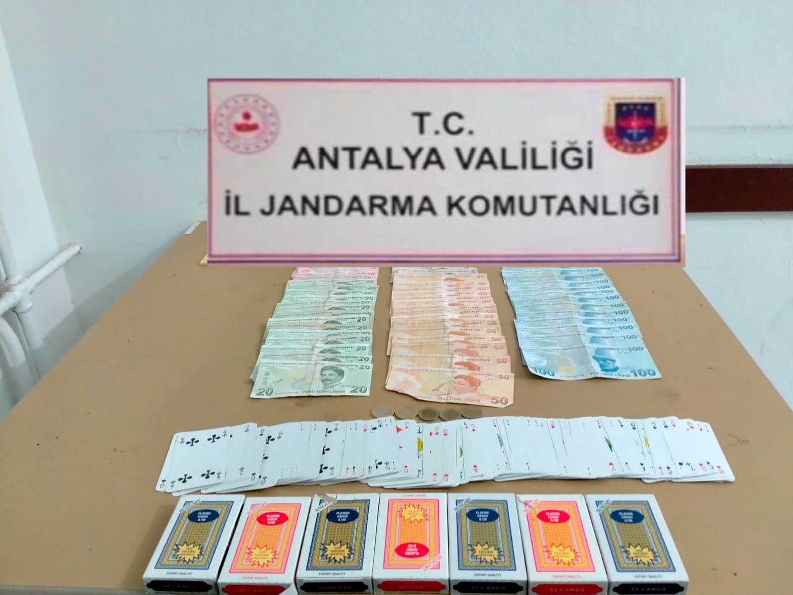 Jandarmadan Kaş’ta Kumar Operasyonu