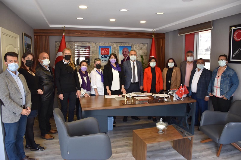Gün geçmiyor ki bir kadın cinayeti haberiyle uyanmayalım