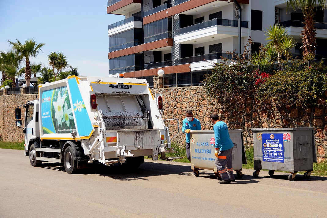 Alanya’da çöp toplama saatine ramazan ayarı