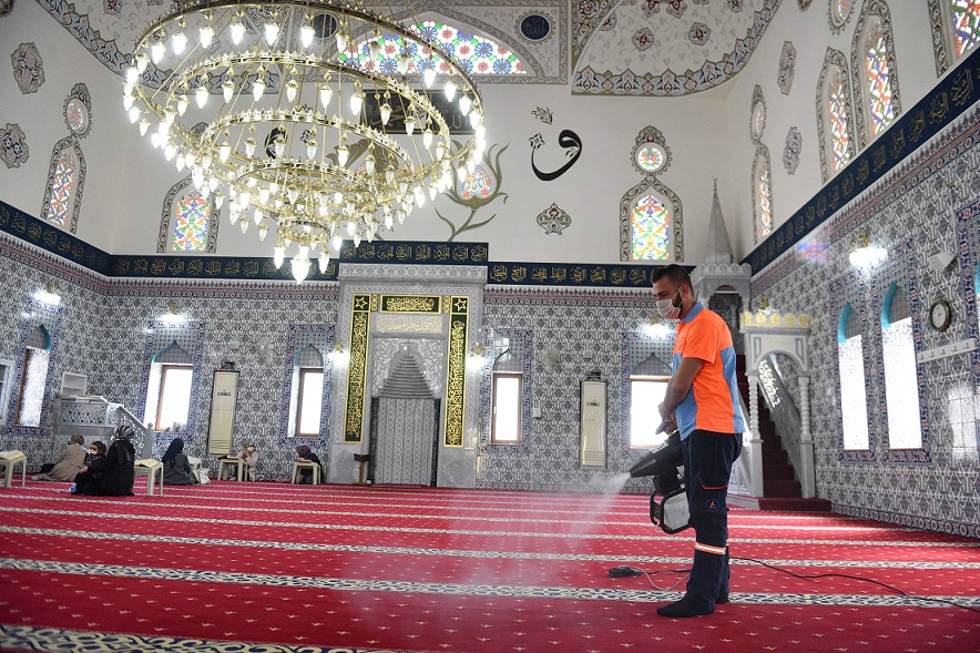Muratpaşa’da Camiler dezenfekte edildi