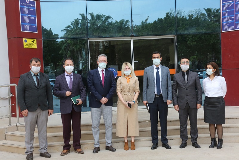 Rektör Özkan, Sosyal Bilimler MYO ve İİBF’yi Ziyaret Etti