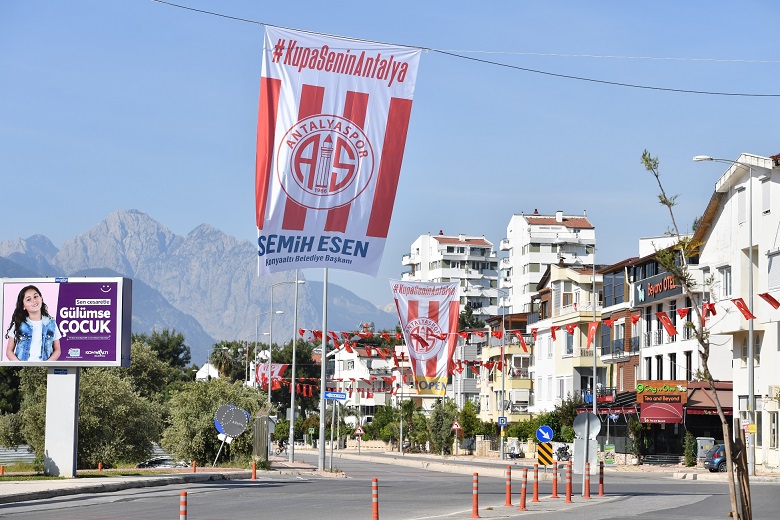 Başkan Esen’den Antalyaspor’a bayrak desteği
