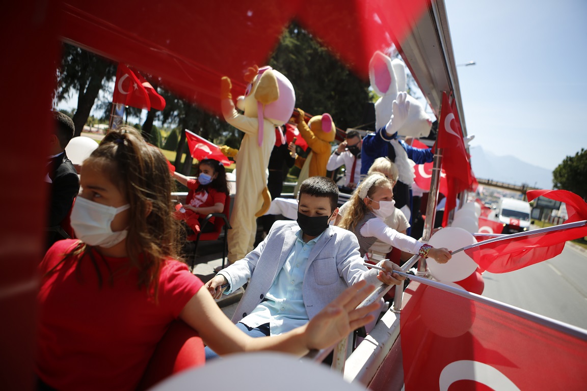 Büyükşehir’den dolu dolu 23 Nisan kutlaması