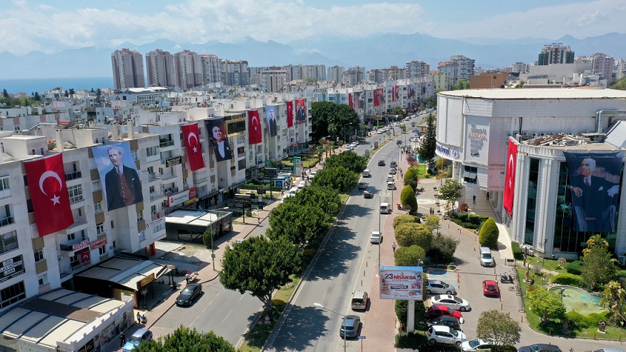 Muratpaşa, Bayraklarla donatıldı