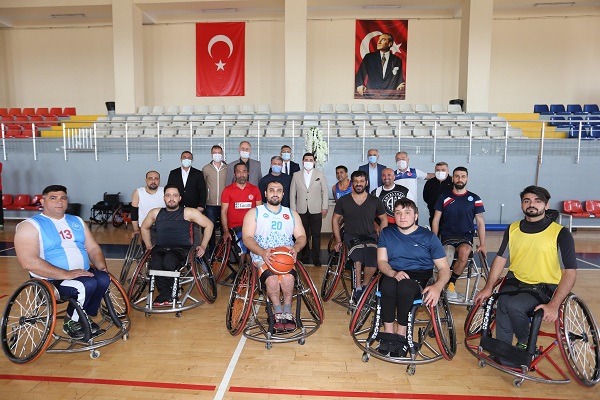 Tütüncü: “Salonumuz engelli sporcularımızın emrinde”