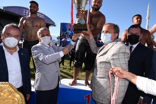 2021 Yılının İlk Yağlı Güreşleri Kumluca’da Düzenlendi