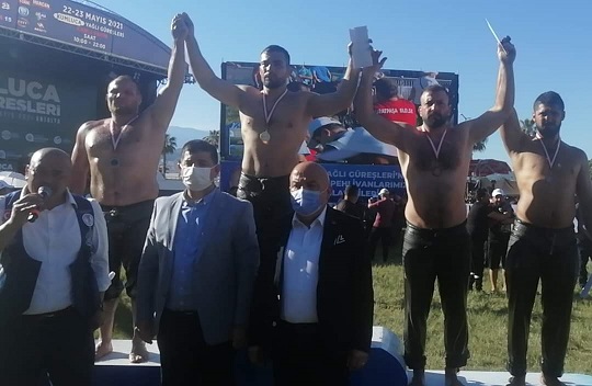 Kumluca güreşlerine ASAT Spor Kulübü damga vurdu