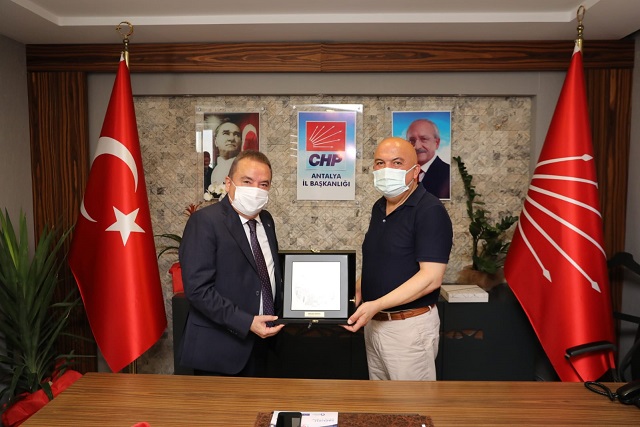 “Evine Hoş Geldin Muhittin Başkan”