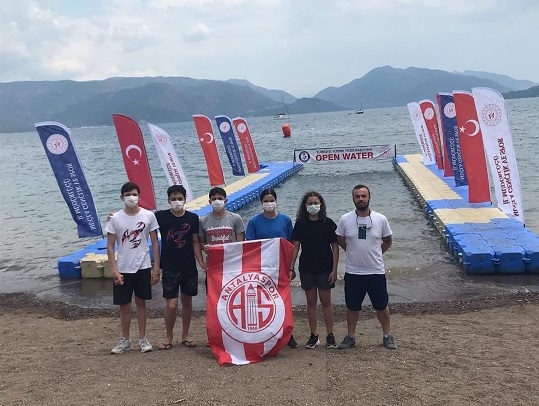 Albayrak, Süpürgeci ve Erdoğan Paris yolcusu