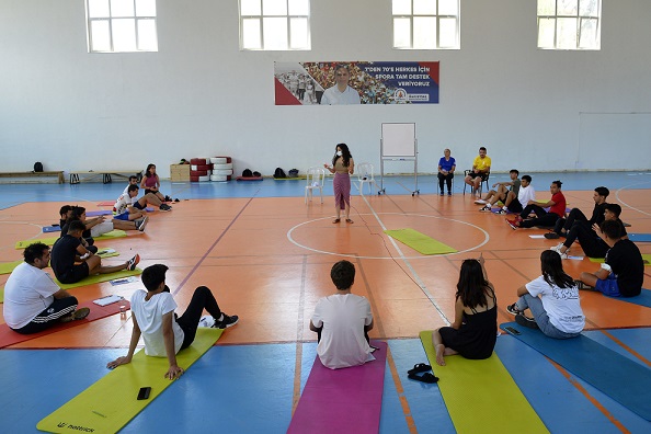 Muratpaşa’dan gençlere tam destek