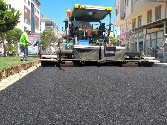 Demre’nin en işlek caddesi konforlu hale geliyor