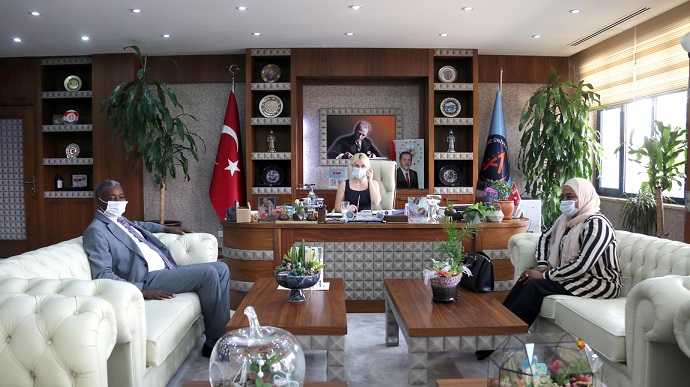 Rektör Özkan, Sudan Hartum Üniversitesi’nden Prof. Dr. Mohamed Mahjoub Haroon ile görüştü