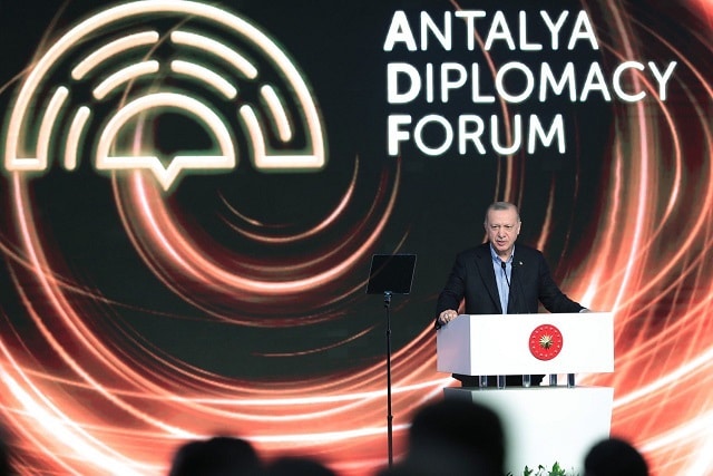 Antalya Diplomasi Forumu Başladı