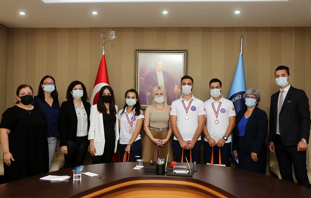 Akdeniz Üniversitesi Paramedik öğrencileri II.Medic Games Ambulans Rallisi’nde üçüncü oldu